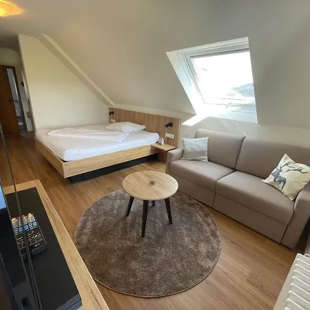 Szálloda Hirschenstube & Gaestehaus Gehri